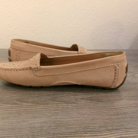 Like New Clarks Artisan Suede Leather Tan Driving Loafers with Gold Studs 9 - Picture 6 of 15